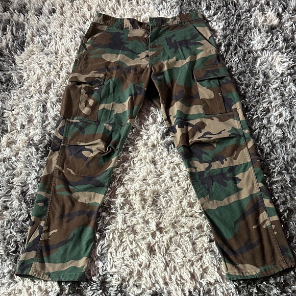 Men's Camouflage Cargo Pants - Picture 1 of 4
